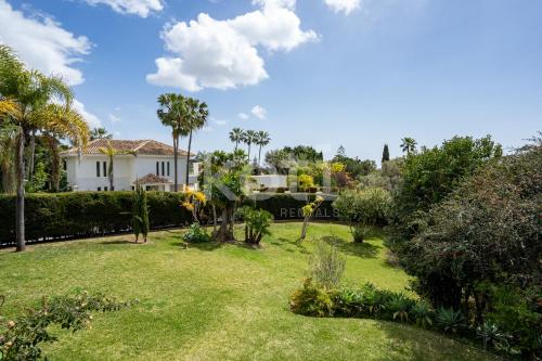Koti Rentals - Villa Los Geranios