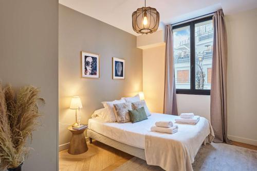 Superb Apartment Terrace Champs Elysees