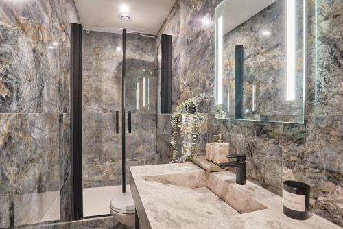 Superb Apartment Terrace Champs Elysees