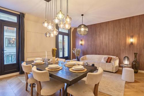 Superb Apartment Terrace Champs Elysees