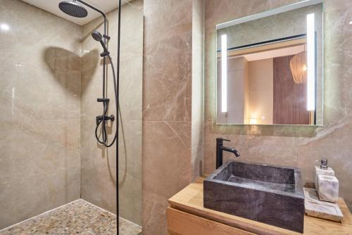 Superb Apartment Terrace Champs Elysees
