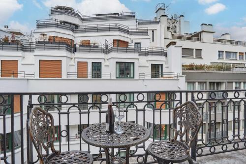 Superb Apartment Terrace Champs Elysees
