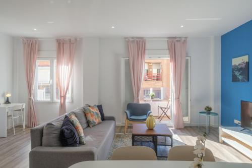 Modern, Stylish & Comfortable Apartment
