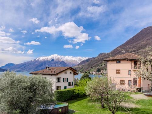 a view of the lake and mountains at Apartment Onda Blu by Interhome in Gera Lario
