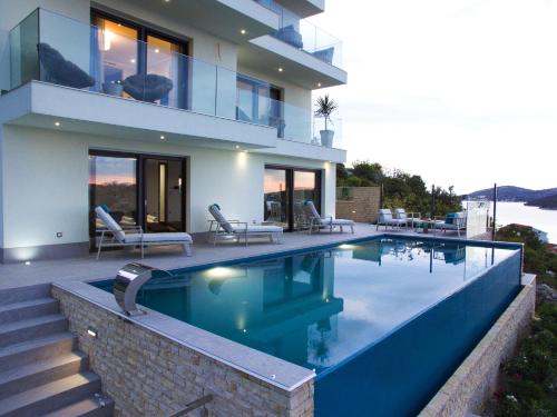 Villa Aurea Lux - Exclusive Private Spa and Infinity Pool
