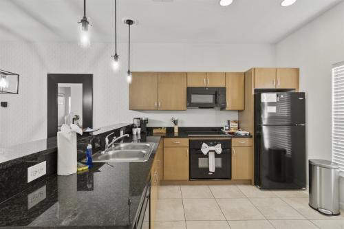Summer Near Disney Resort Pools Sleeps 8 photo 9