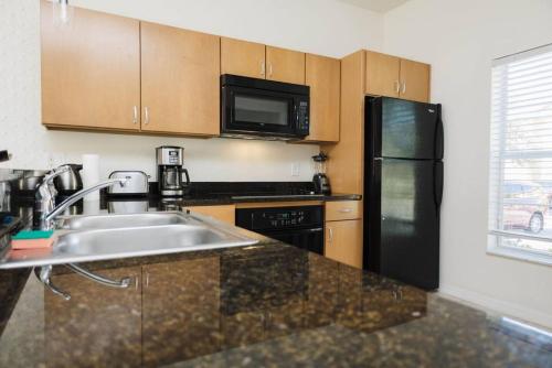Summer Near Disney Resort Pools Sleeps 8 photo 17