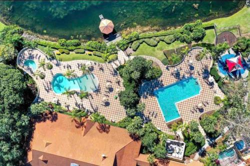 Summer Near Disney Resort Pools Sleeps 8 photo 4