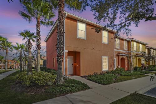Summer Near Disney Resort Pools Sleeps 8 photo 24