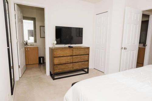 Summer Near Disney Resort Pools Sleeps 8 photo 46
