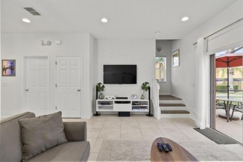 Summer Near Disney Resort Pools Sleeps 8 photo 47