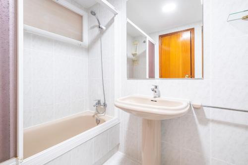 Tropic Mar Apartment 15A Levante Beach