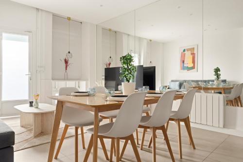 Duplex atypique Batignolles, proche Montmartre, métro à pied