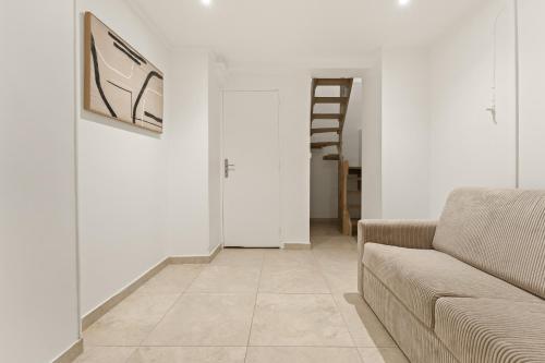 Duplex atypique Batignolles, proche Montmartre, métro à pied