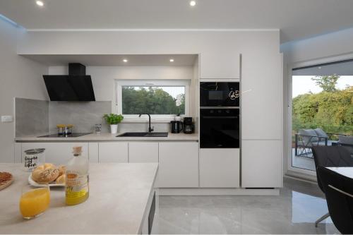 Villa Lara, novoizgrađena luksuzna prizemnica