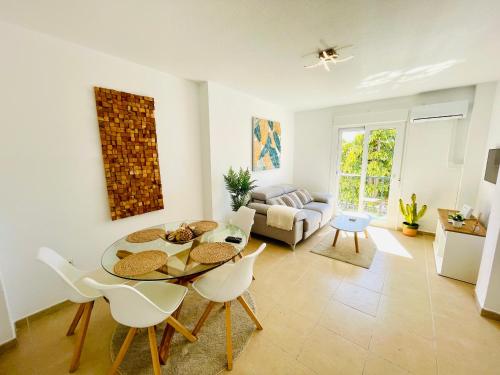 Centro Cala de Mijas - playa, bares y restaurantes a pie - Magnolia Marbella Properties