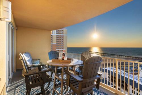 Amazing Sunsets Steps to Pier Park Heated Pool Hot Tub photo 54