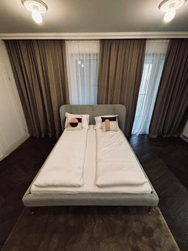 Foto Cozy and quiet apartment in the city centre 3