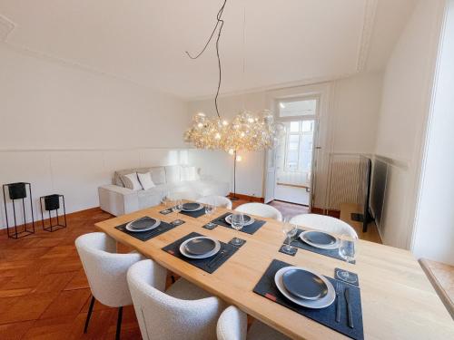 West Center 4 Bed Free Parking WiFi