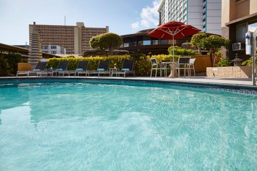 Bazén v ubytování Pagoda Hotel nebo v jeho okolí