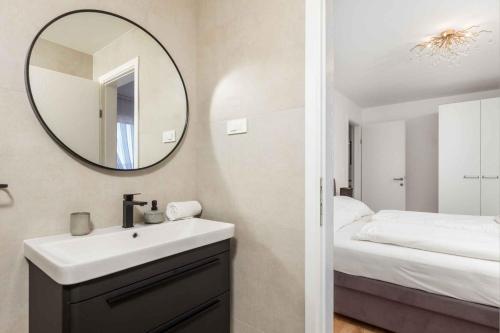 Apartment with A - C in Malinska-Insel Krk 57368