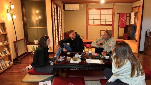 Nagasaki guesthouse Suwansou 諏訪ン荘 -Meet people, Experience local Culture