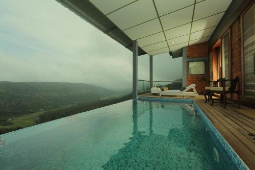 Piscina en o cerca de SpiceTree Munnar
