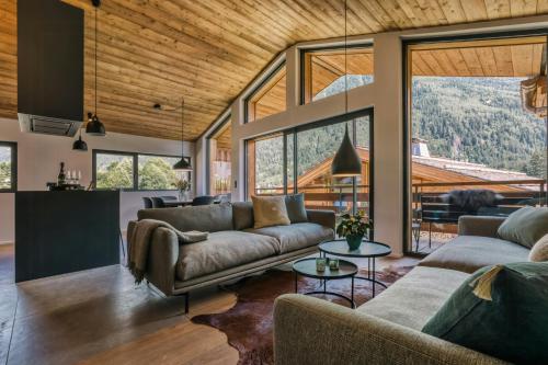 Nordic Chalet With Hot Tub In Chamonix
