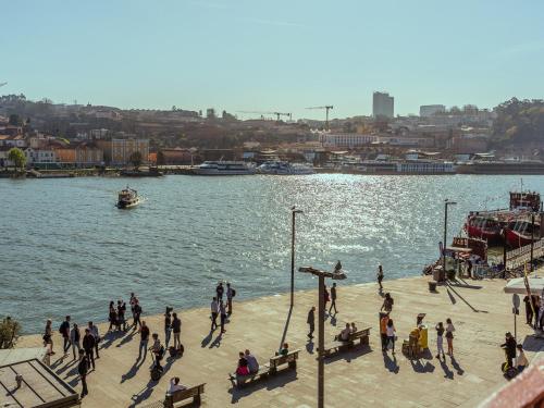 Charming riverview apartment in Porto