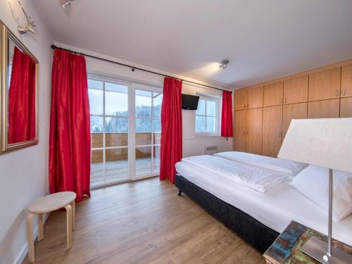 Mountain Apartment in Saalbach for 8