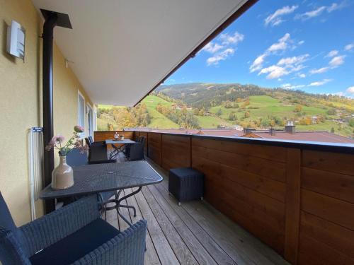 Mountain Apartment in Saalbach for 8