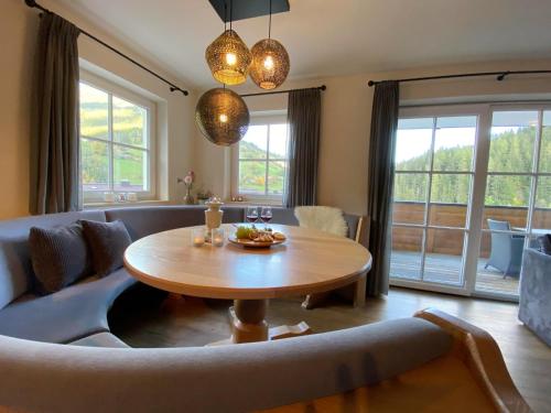 Mountain Apartment in Saalbach for 8