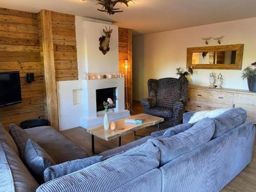 Mountain Apartment in Saalbach for 8