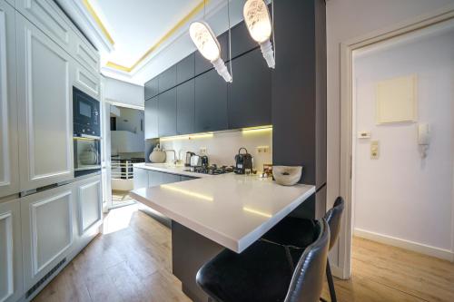 Eleni's Sea & The City - Central - 300m from Beach