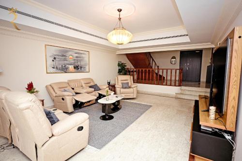 Elegant 3BR Corniche Stay with Stunning Sea Views