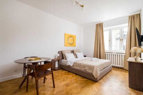 Poznańska Downtown Signature Studio by BookingHost