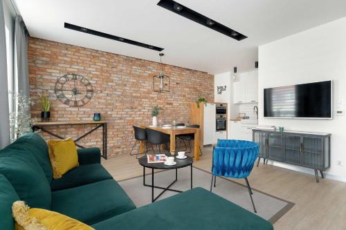 Luxury Apartment with Parking and Balcony in the City Center by Renters Prestige
