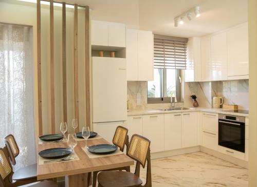 GET Seaside Vibe Apartment Loutraki