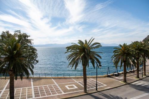 GET Seaside Vibe Apartment Loutraki