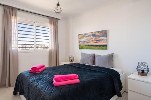 Luxury Penthouse Oasis - Sea View & Terrace