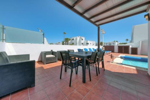 Villa El Rincon - Pool and BBQ - 5min from the Beach By Lanzarote Vacation Homes