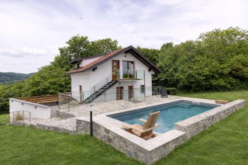 Roland House with Pool & Winery