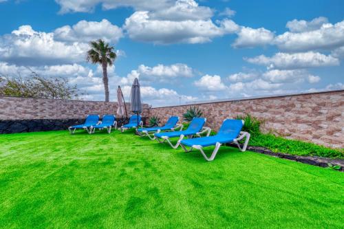 Villa Maria - Pool, Ping pong and Billiard - 10min from the Beach By Lanzarote Vacation Homes