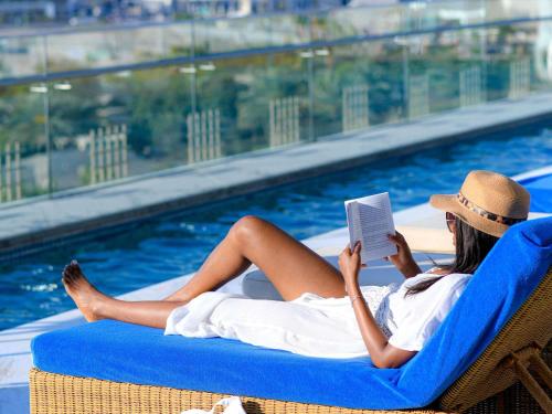 Grand Plaza Mövenpick Media City — Pool view