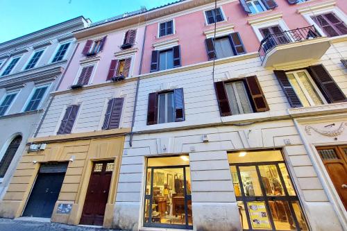 Trastevere E by Flatinrome