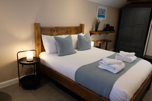 Cosy boutique retreat, courtyard & free parking photo 7