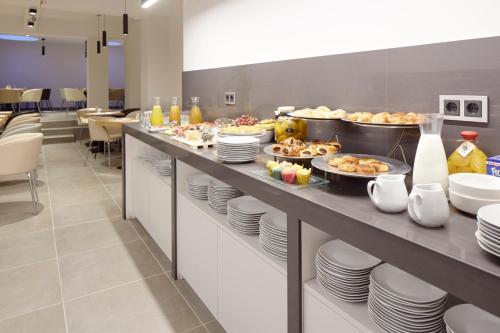 Makanan di atau berdekatan hotel