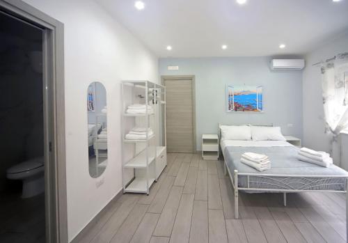Dimora di Antonietta Room - near Train Station & Wi-Fi