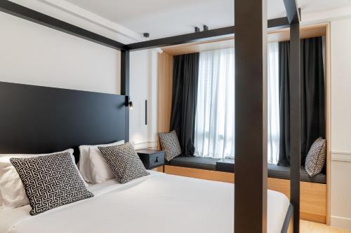Black Apartment - Luxury Suite