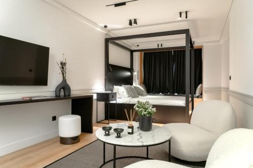 Black Apartment - Luxury Suite